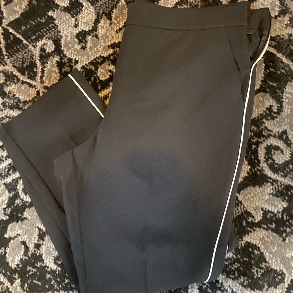 3/$20 Vera Wang Dresspant